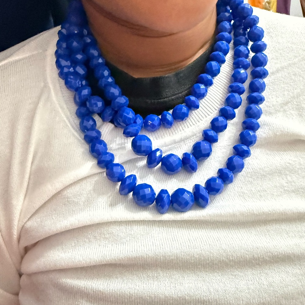 Elegant Blue Beaded Necklace